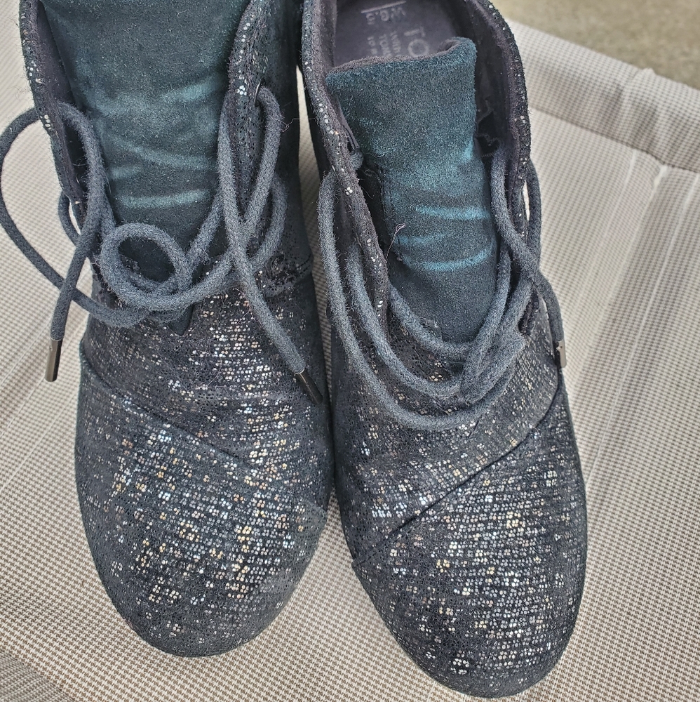 Tom's wedges